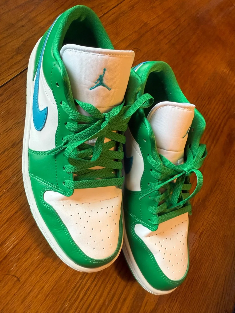 Jordan Low-Top Sneakers in Green, White and Blue
